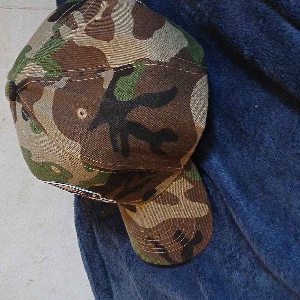 Skull Hat - Picture 3 of 5
